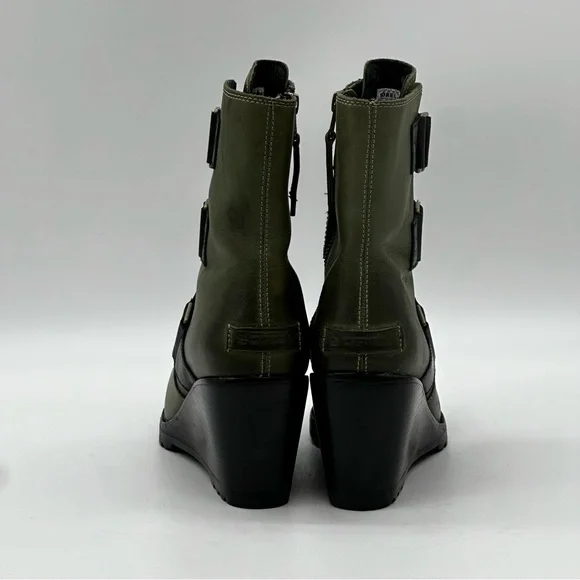 Sorel Olive and Black Heeled Boots - Picture 5 of 9
